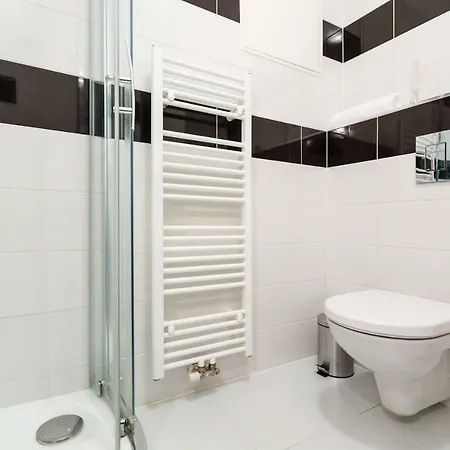 Golden Rezidence Nova Karolina Apartman *