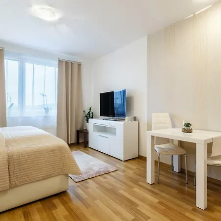 Golden Rezidence Nova Karolina *