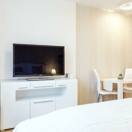 Golden Rezidence Nova Karolina *