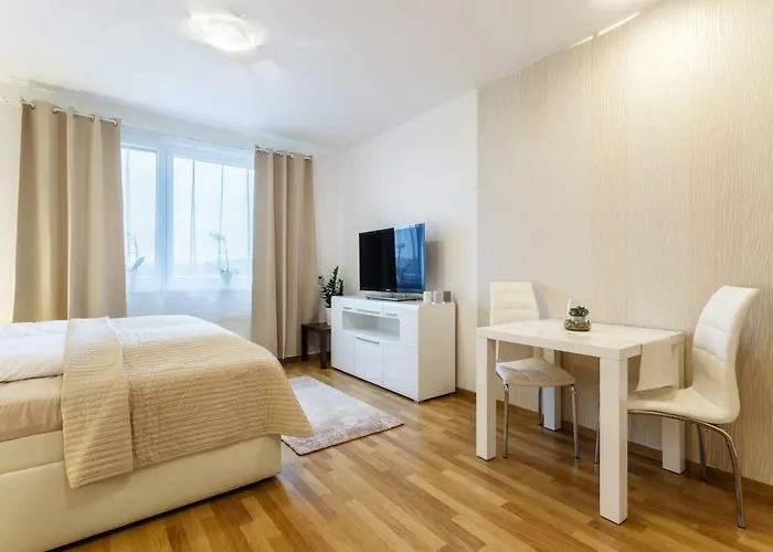 Golden Rezidence Nová Karolina *